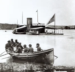 El USS Onondaga en el río James, Virginia en 1864